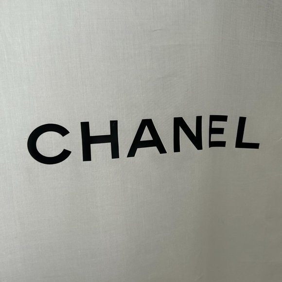 Authentic CHANEL Fabric Dust Bag - Premium Protection for Your Luxuries - Picture 4 of 8